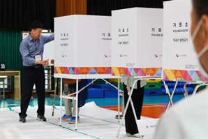 투표지 찢고 난동피우고…전국 112신고 793건