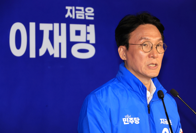 김민석 더불어민주당 상임공동선대위원장이 15일 서울 여의도 중앙당사에서 기자간담회를 하고 있다. 연합뉴스