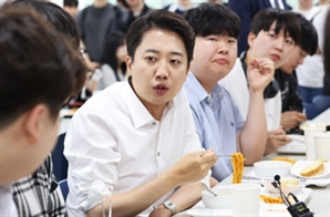 이재명·김문수는 1155억 받는데..'이대남' 몰표 이준석은 한 푼도 못 받는다