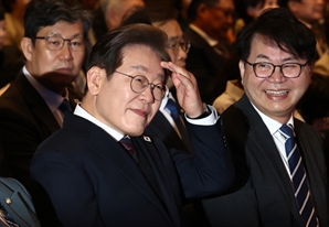 李 테마 된 '상법 개정·증시 부양·에너지'·…조선·방산→지주·증권·재생에너지로 머니무브 [줍줍 리포트]
