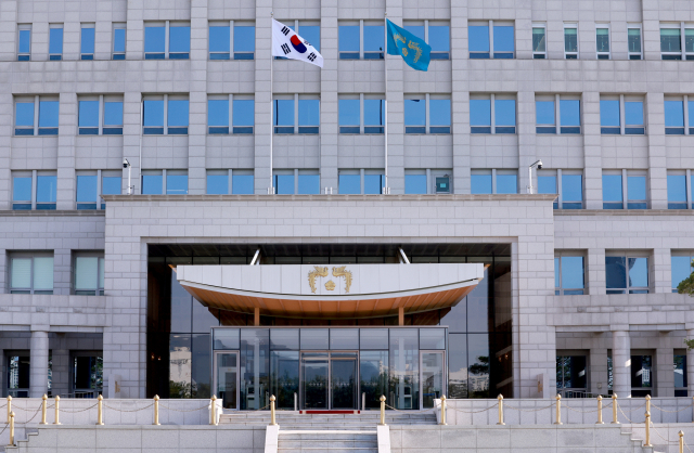 李, 당분간 인천 사저서 출퇴근…보안 우려 한남동 안갈수도 [이재명 시대]