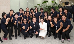 "숨은 영웅들에 감사 인사"…이재명 대통령, 취임 직후 '이 사람들' 찾았다