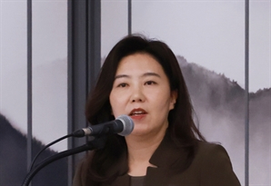 '대통령의 입' 강유정 초대 대변인은 누구? "영화평론가 출신"