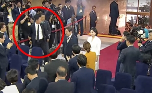 "어딜 지금!"…李대통령 앞에서 몸싸움한 경호원들, 무슨 일?