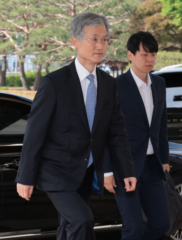 대법원 들어서는 조희대 대법원장. 연합뉴스