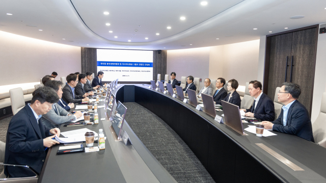 한진칼 윤리경영위원회 및 아시아나항공 주요계열사의 경영진이 5일 서울 중구 대한항공 서소문 사옥에서 간담회를 진행하고 있다. 사진제공=한진그룹