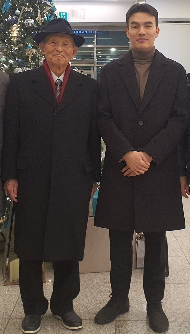 6·25참전영웅 김두만 장군 “대한민국 지키려 적 대공포화 뚫고 102회 출격”