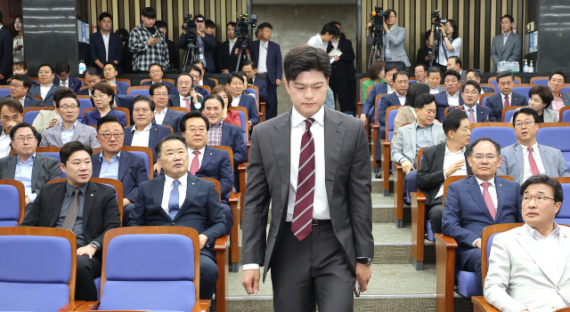 김용태 국민의힘 비상대책위원장이 5일 서울 여의도 국회에서 열린 의원총회에 참석하고 있다. 연합뉴스
