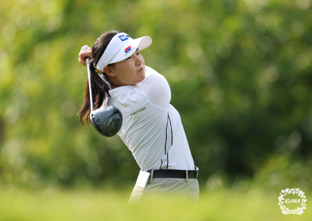 티샷을 하고 있는 임희정. 사진 제공=KLPGA