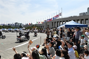 현충일에 전쟁기념관 4만1366명 관람…역대 일일 최다관람객