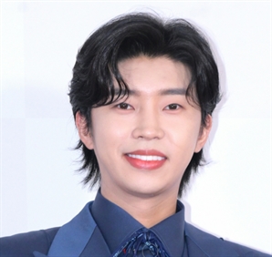 "임영웅 이기는 건 임영웅뿐"…219주 연속 평점 1위로 이름값 증명