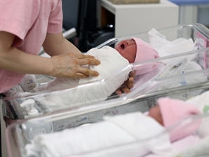 아기 울음소리 커지는 서울… 결혼·출산 12개월 연속 증가세