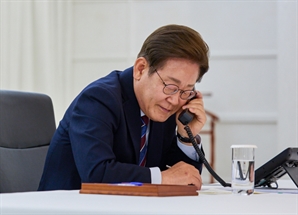 "나가지 말아 달라" 요청 쏟아졌지만…李대통령, 민주당 단톡방 퇴장