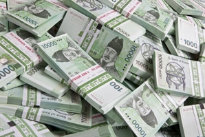 옆 침대 사람에게 휴대폰 빌려줬을 뿐인데…사라진 1300만원, 무슨 일?