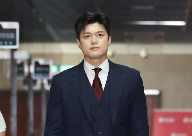 김용태 국민의힘 비상대책위원장이 8일 국회에서 현안 관련 기자회견을 하기 위해 이동하고 있다. 연합뉴스