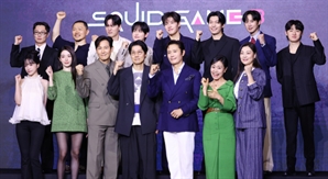 황동혁 "더 나은 미래 가능한지 질문 하고파"