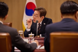 [사설] 2차 추경, 경제 회복 위해 성장동력 점화에 주력해야