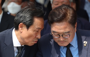 우상호 신임 정무수석 협치시동…우원식 국회의장 예방