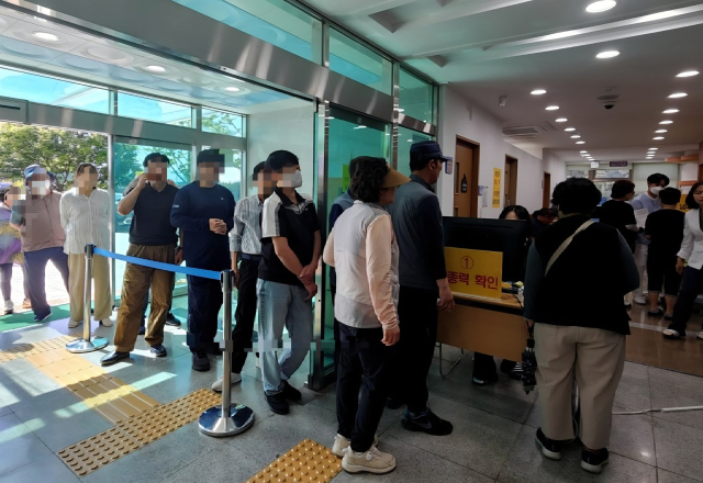 울주군이 지난 5일부터 50세 이상 전 군민을 대상으로 시행 중인 대상포진 예방접종 지원사업에 수많은 참여자가 몰리렸다. 사진제공=울주군