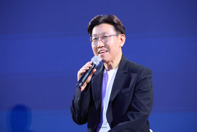 박준모 무신사 대표가 10일 서울 동대문디자인플라자(DDP)에서 열린 '글로벌 파트너스 데이' 기자간담회에서 글로벌 진출 전략 및 목표를 발표하고 있다. 사진 제공=무신사