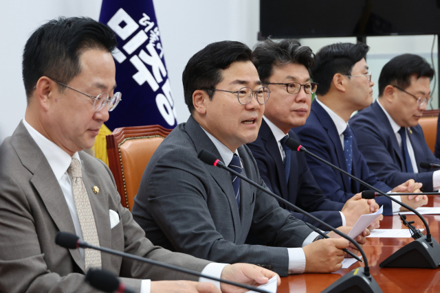 박찬대 더불어민주당 당대표 직무대행 겸 원내대표가 10일 서울 여의도 국회에서 현 원내지도부의 마지막 원내대책회의를 주재하며 소회를 말하고 있다. 연합뉴스