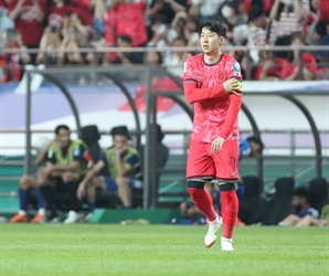 'A매치 134번째 출전' 손흥민, '레전드' 이운재도 넘어섰다