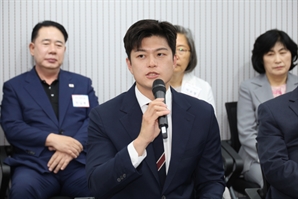 "대선 책임져야" vs "당 쇄신 주도"…국힘 '김용태 거취' 두고 공회전