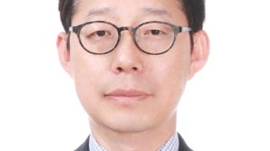 현 차관보다 11기수 차이…외교 1차관 인사 '파격'