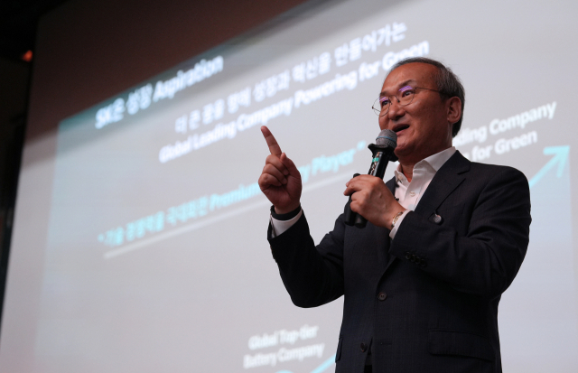 이석희 SK온 최고경영자(CEO)가 10일 대전 한국과학기술원(KAIST)에서 강연하고 있다. 사진제공=SK온