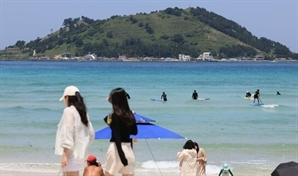 "공항 도착하자마자 돈 준다고?"…관광객 바짓가랑이 붙잡는 '특단의 대책'