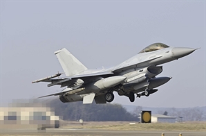 한국 KF-16 전투기, 훈련 중 파손…조종사 2명 비상탈출