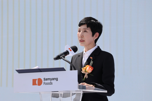 김정수 삼양식품 부회장이 11일 밀양 제2공장 준공식에서 기념사를 하고 있다. 사진 제공=삼양식품
