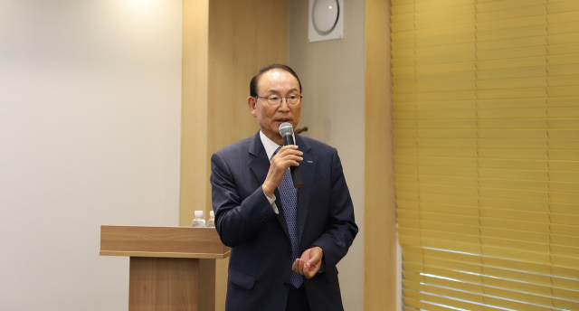 최운열 한국공인회계사회장이 11일 서울 여의도의 한 식당에서 열린 취임 1주년 기자 간담회에 참석해 인사말을 하고 있다. 사진 제공=한국공인회계사회