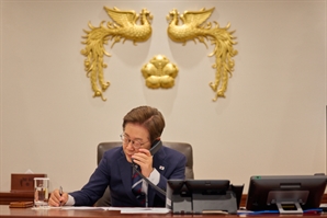 李대통령 첫 국정 지지율 53%…민주 45%·국힘 23%
