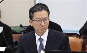 "본인·가족 처벌 과도했다"… '친명계 좌장' 정성호 '조국 사면론' 동참