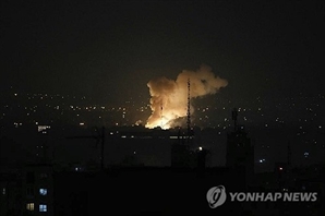 호르무즈 해협 막히면 물류 대혼란…해운사들 우회노선·대체항만 검토