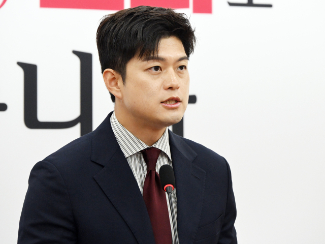 김용태 국민의힘 비상대책위원장이 13일 국회에서 수원지법의 대북송금 재판 관련 현안에 관한 입장을 밝히고 있다. 오승현 기자