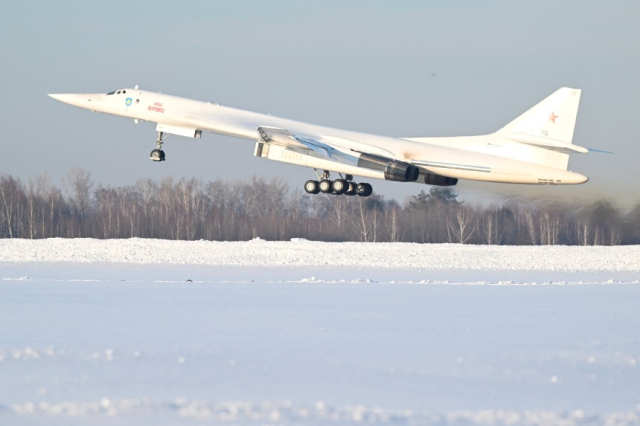 러시아의 ‘Tu-160M’ 장거리 초음속 전략 폭격기. 기존 Tu-160을 일부 개량한 기종이다. 연합뉴스