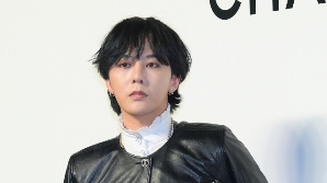 '사이버트럭' 타고 온 지드래곤, 8억 8000만원 기부한 행사서 지각…해명은?
