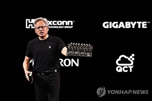 양자컴 낙관론자 된 젠슨 황…“양자·GPU 통합” [김윤수의 퀀텀점프]