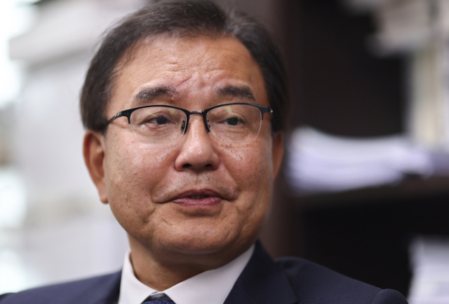 순직 해병 수사 방해 의혹 사건을 수사할 이명현 특별검사가 13일 서울 서초동 사무실에서 취재진과 인터뷰를 하고 있다. 연합뉴스