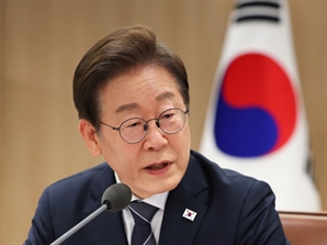 李대통령 장남 결혼식에 ‘소년공’ 시절 친구들도 초청