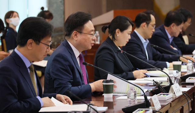 조규홍 보건복지부 장관이 5월 29일 서울 종로구 정부서울청사에서 열린 2025년도 제3차 국민연금기금운용위원회에서 발언하고 있다. 연합뉴스