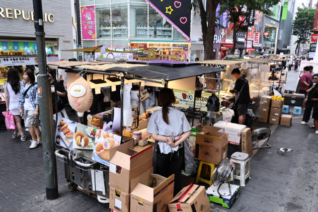 "임대료·인건비·재료비 다 뛰어…빚 탕감 좋지만 상권회복 시급"