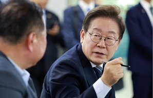 李대통령 첫 국정수행 평가, '잘한다' 58.6% [리얼미터]