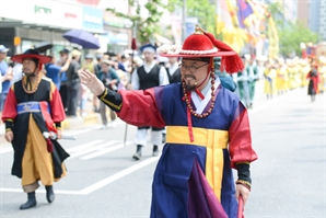 양주 회암사지 왕실축제 10만명 발길…스토리텔링 퍼포먼스 통했다