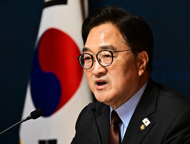 우원식 국회의장이 11일 국회 사랑재에서 취임 1주년 기자간담회를 하고 있다. 오승현 기자