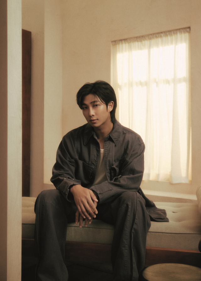 전역한 BTS RM, 삼성 TV서 예술 작품 해설한다