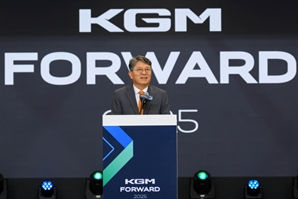 KGM 로고 단 미니밴 나온다…2030년까지 7개 신차 출시