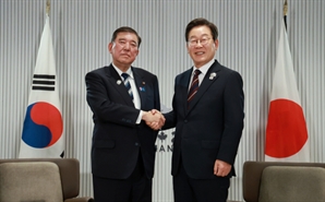 李, 이시바 日총리와 첫 정상회담…"앞마당 같이 쓰는 이웃"